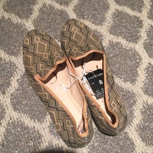 Sam & Libby tan black loafer smoking slipper sz 8